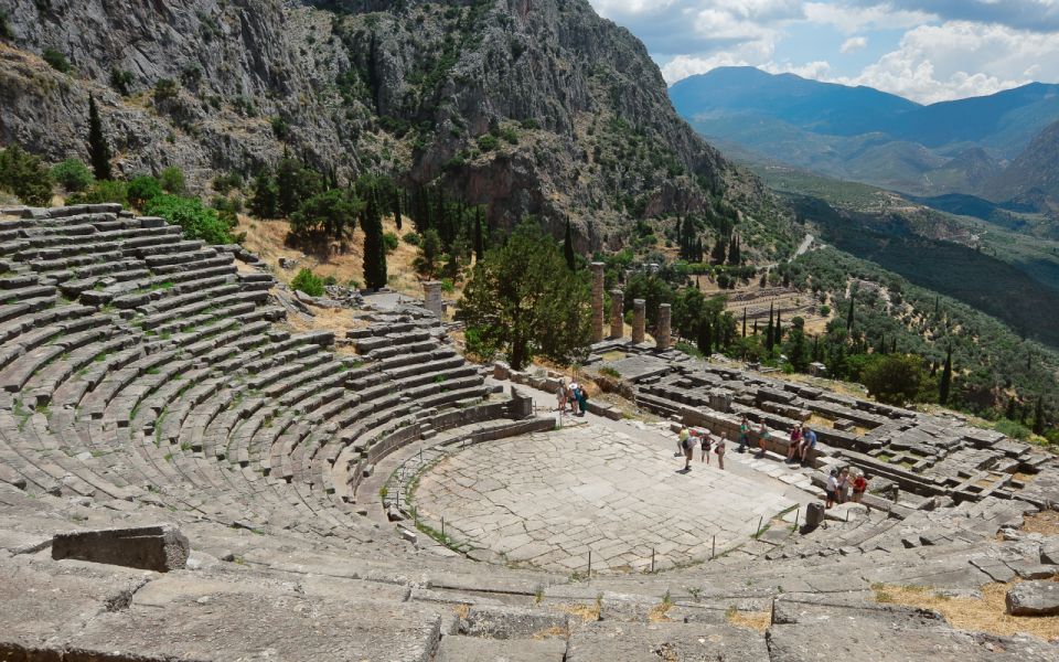 From Athens: Mythical Delphi & Arachova Private Day Trip - Visiting Arachova