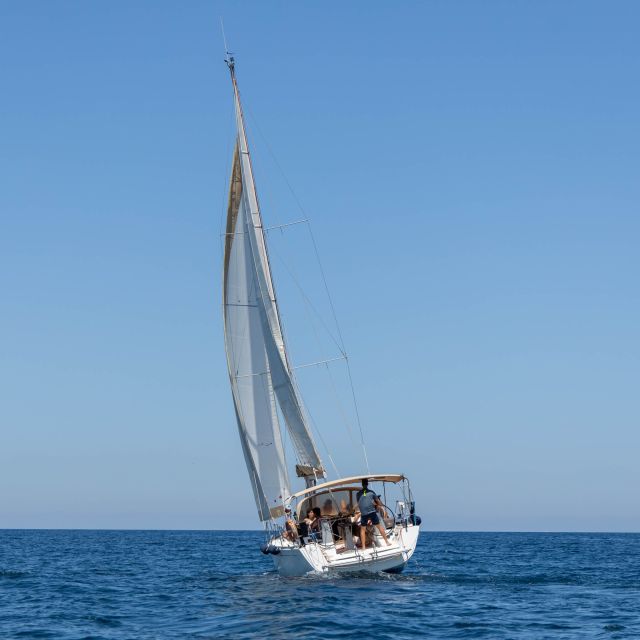 From Trapani: Private Sail Boat Trip to Favignana & Levanzo - Exploring Levanzo Island