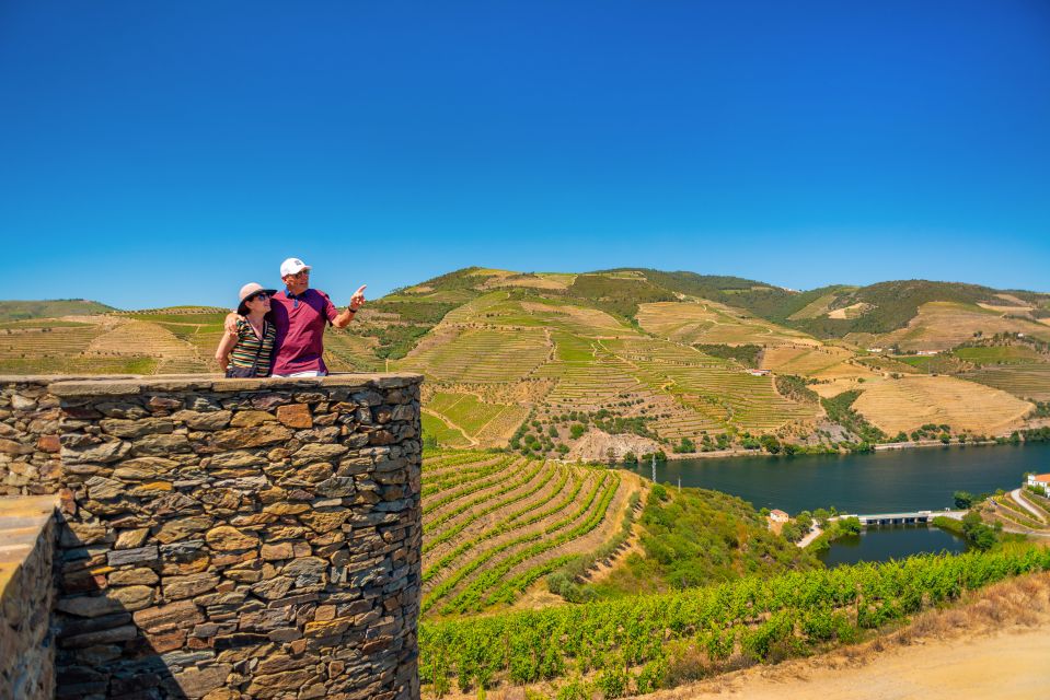 Full-Day Douro Wine Tour With Lunch and River Cruise - Dining Experience