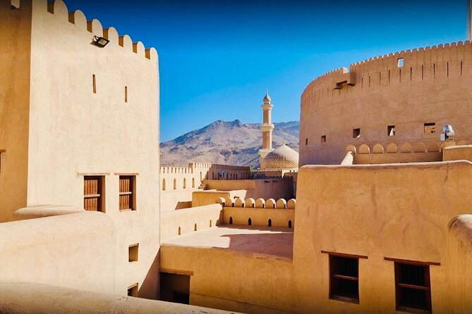 Full-Day Nizwa Fort, Bahla Fort and Jabreen Castle Private Tour - Tour Jabreen Castle