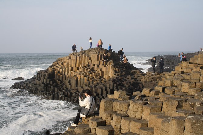 Giants Causeway Day Tour and Belfast City Tour 1 Day Pass - Tour Logistics and Policies