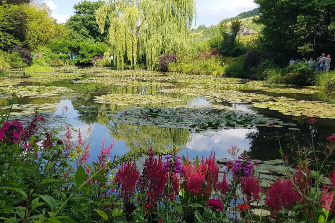 Giverny Half-Day Guided Tour From Paris - Exploring Monets Estate