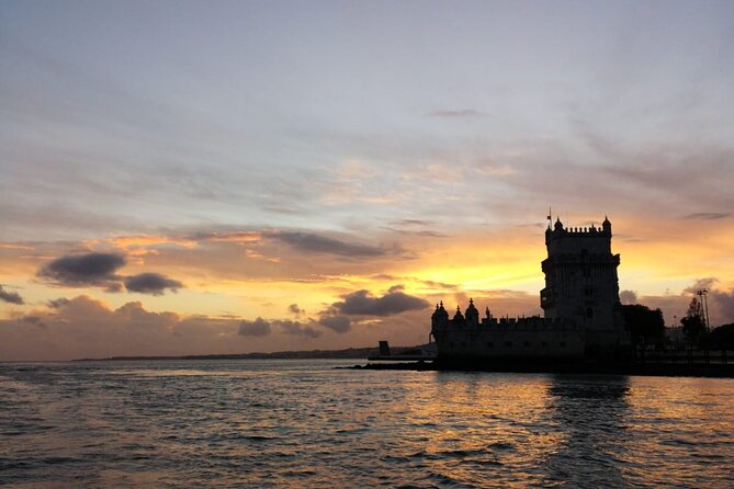 Golden Hour Boat Tour - Sailing by the Monuments With Wine - Pricing and Booking