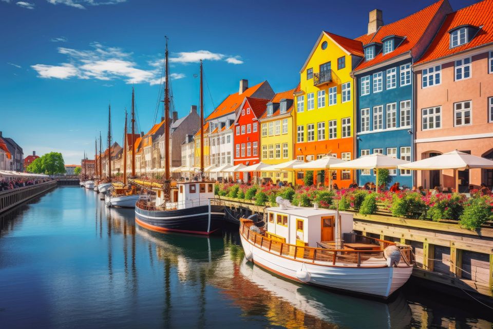 Guided Car Tour of Copenhagen City Center, Nyhavn, Palaces - Private Group Experience