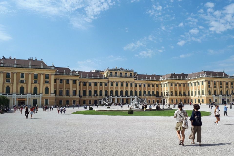 Half-Day History Tour of Schönbrunn Palace - Meeting Point