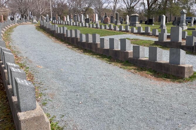 Half Day Small Group Tour in Peggys Cove and Titanic Cemetery - Tour Duration and Size