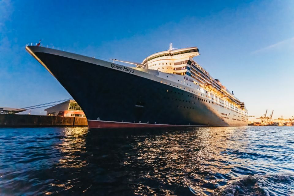 Hamburg: 1.5h Grand Harbor Evening Lights Cruise - Landmarks Along the Way