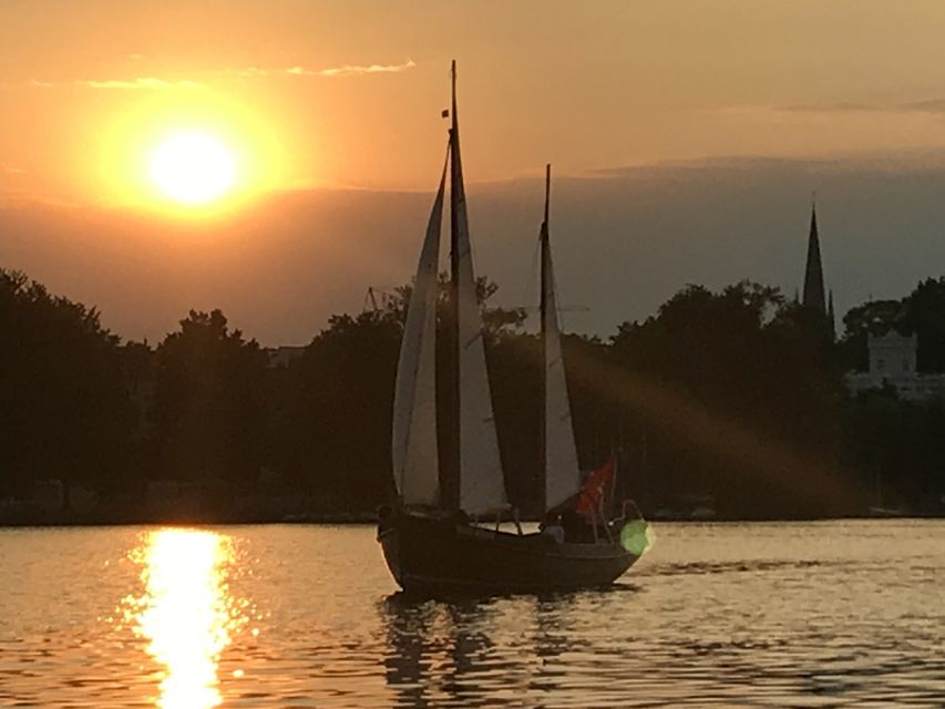 Hamburg: Alster River Sailboat Cruise With Sundowner - Admiring the Hamburg Skyline