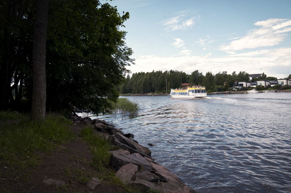 Helsinki: Sightseeing Canal Cruise With Audio Commentary - Onboard Cafe and Refreshments