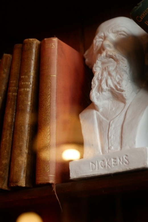 In Charles Dickens Footsteps: a Self-Guided Audio Tour - Experiencing Victorian London