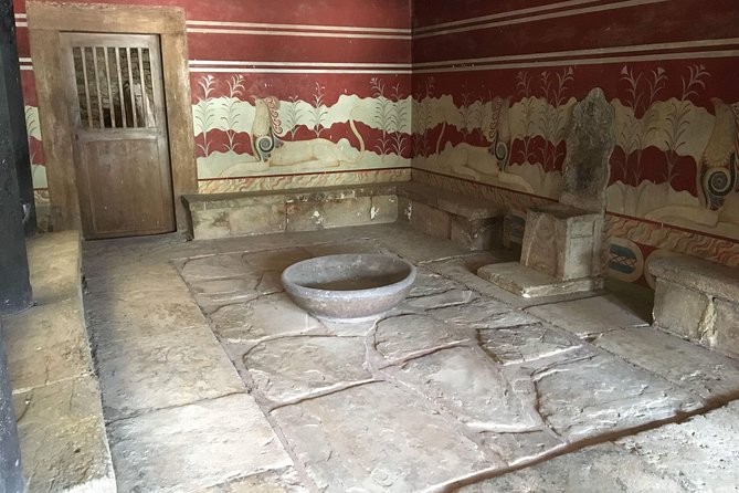 Knossos Palace Exclusive Tour (Small Group) - Tour Group Size and Accessibility