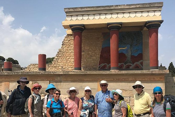 Knossos Palace Skip-The-Line Ticket (Shared Tour - Small Group) - Exploring the Palace