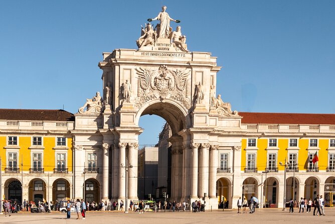 Lisbon (Chiado-Baixa) Scavenger Hunt and Sights Self-Guided Tour - Discovering Historical Sights