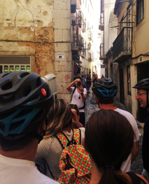 Lisbon: City Highlights and Viewpoints E-Bike Tour - Discovering Hidden Neighborhoods