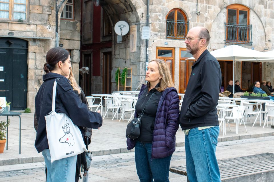 Lisbon: Guided Fado Walking Tour With Dinner and Live Show - Meeting Point and Accessibility