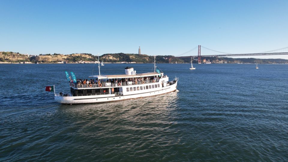 Lisbon: Rivage Soiree - Sunset Cruise With Dinner and Party - Wheelchair Accessibility