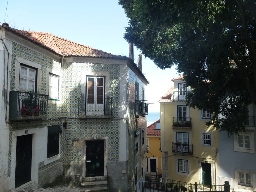 Lisbon: Scenic Sightseeing Private Tour By Minivan