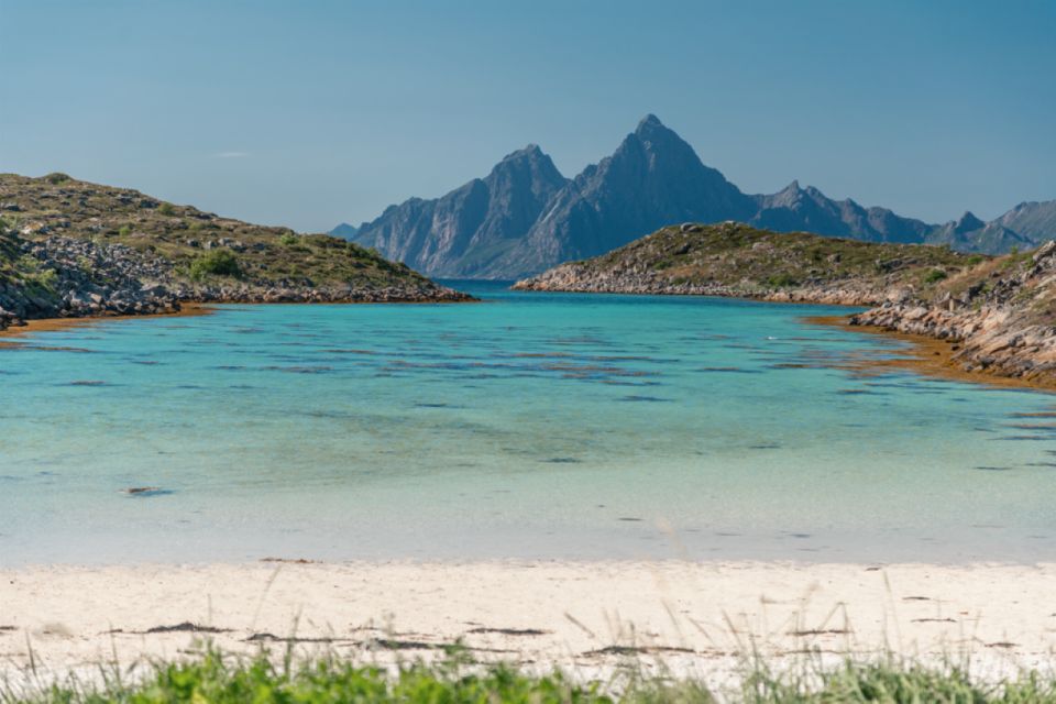 Lofoten Islands: Luxury Fishing, Hiking & Beach Tour - Onboard Amenities