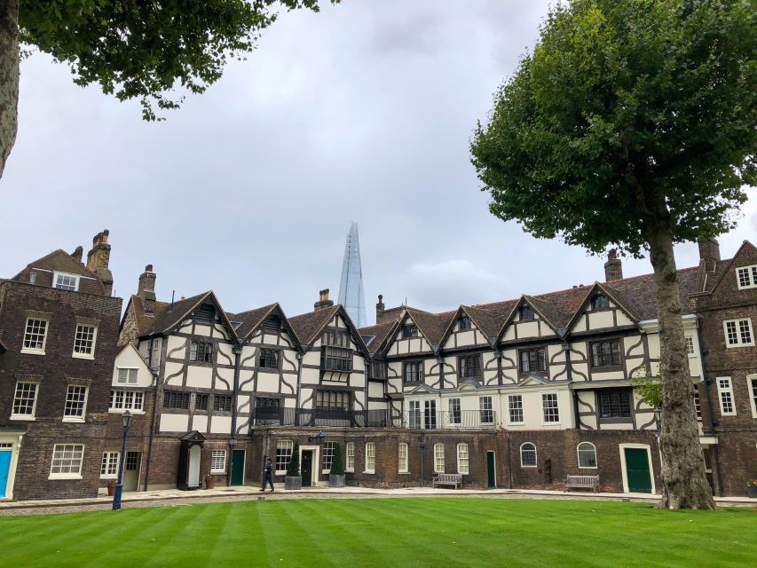 London: Private Tour of the Tower of London - Meeting Point and Travel