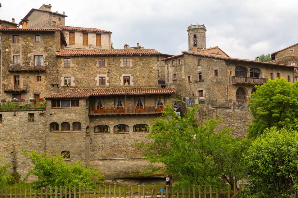 Medieval Towns of Catalonia Full-Day Car Trip From Barcelona - Customizable Lunch Arrangements