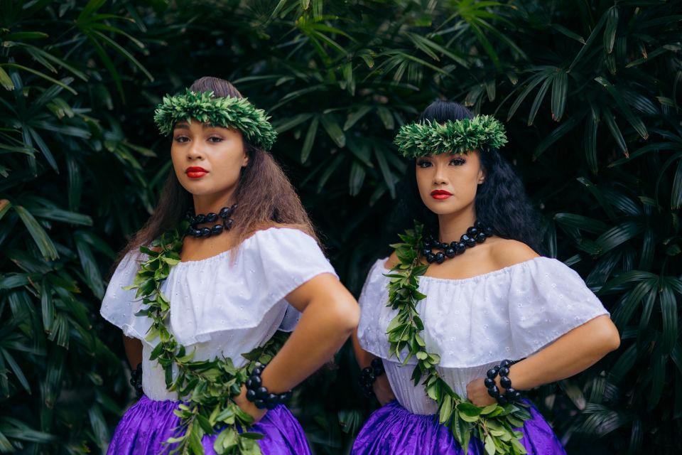 Oahu: Paina Luau Waikiki at Waikiki Beach Marriott Resort - Music, Hula, and Fire Knife Dancing