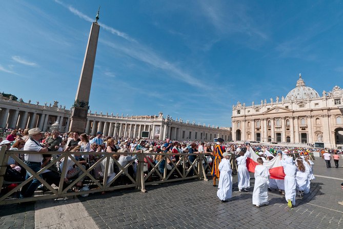 Papal Audience Tickets and Presentation With an Expert Guide - Cancellation and Accessibility