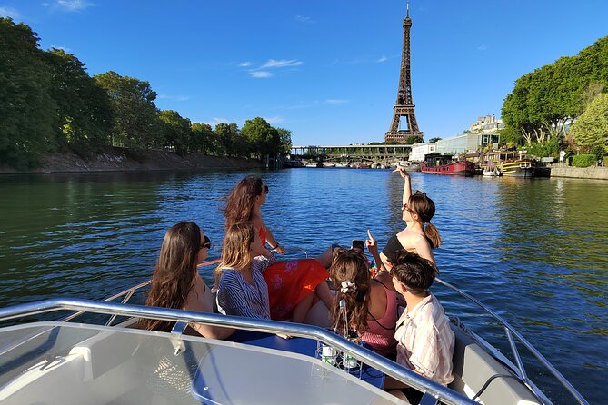 Paris Seine River Private Boat - Paris Landmarks and Monuments