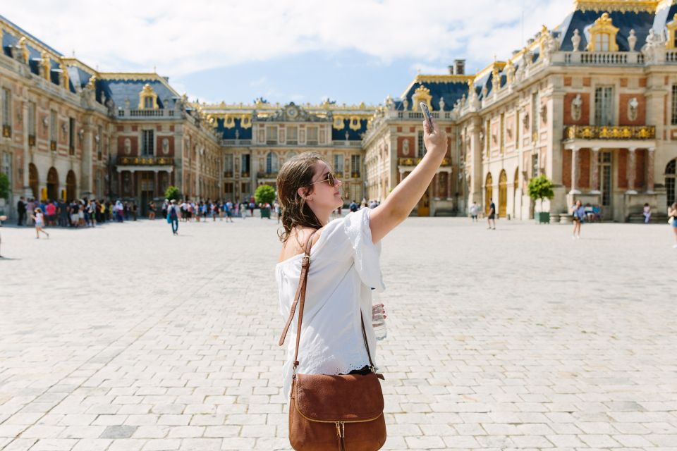 Paris: Versailles Sunset Bike Tour With Fireworks Show - Proof of Age Documentation