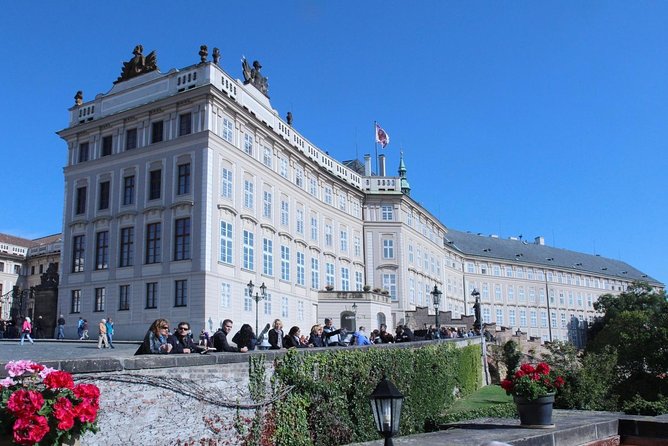 Prague Castle Walking Tour - Getting to Prague Castle