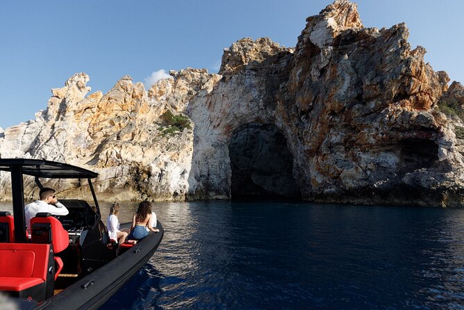 Private Luxury Boat Tour to Kleftiko Milos - Tour Logistics