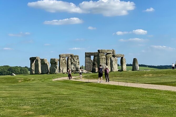 Private Windsor Castle and Stonehenge Day Tour - Refund Policy