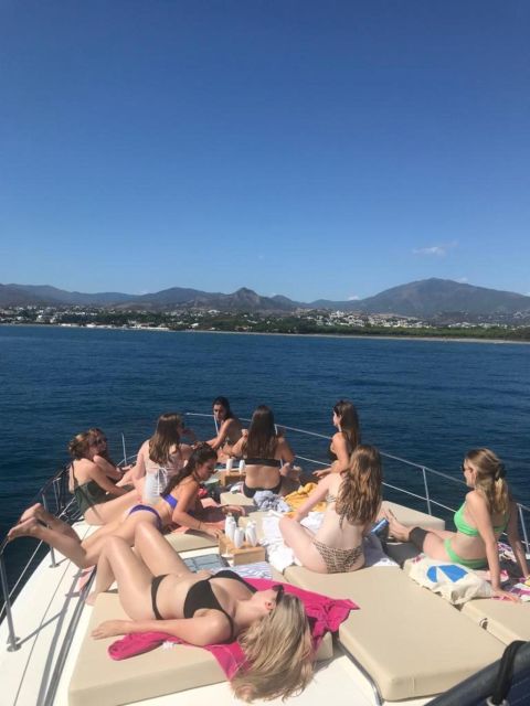 PUERTO BANUS: YACHT RENTAL FOR GROUP 2H - Meeting Point Location