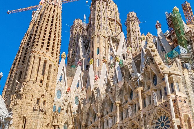 Sagrada Familia: Fast Track Guided Tour With Optional Tower - Highlights of the Sagrada Familia