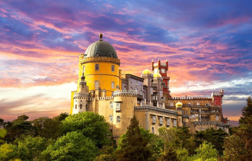 Sintra: Pena Palace, Cabo Da Roca, & Cascais. Guided Tour. - Private Group Tour Logistics