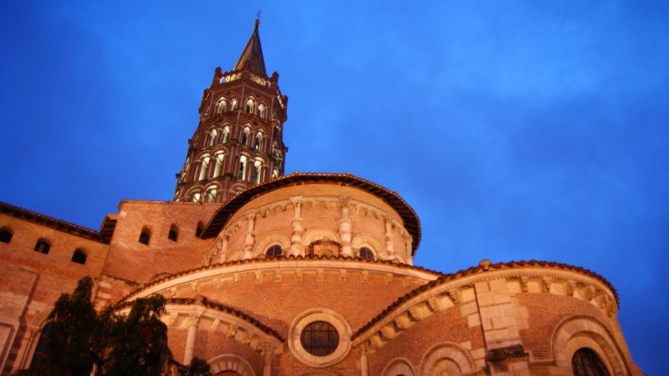 Toulouse: Highlights Self-Guided Scavenger Hunt & Tour - Practicing Social Distancing