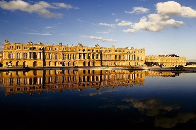 Versailles Guided Tour and Priority Access With Hotel Pickup - Duration and Group Size