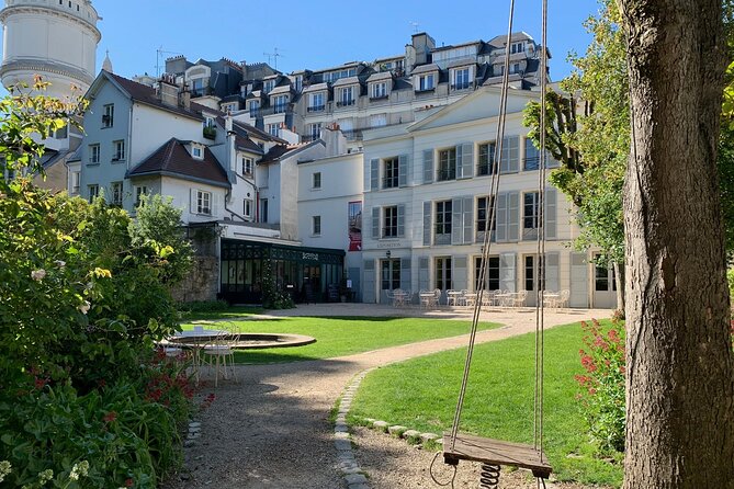 VIP Montmartre Walking Tour With Private Vineyard Wine Tasting - Discovering Montmartres Rich History