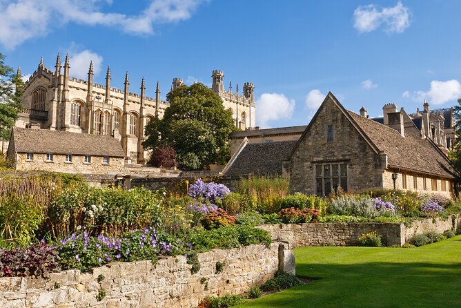 Warwick Castle, Oxford and Stratford-Upon-Avon Custom Day Trip From London - Comfortable Coach Amenities