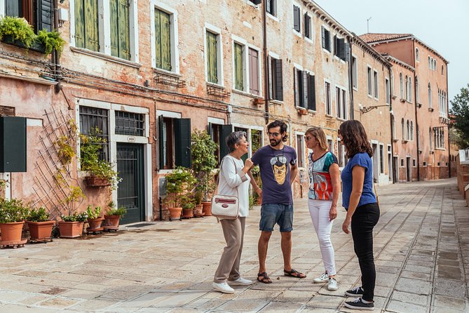 Withlocals Venice Away From the Crowds PRIVATE Tour With a Local Expert - Peaceful Squares and Courtyards