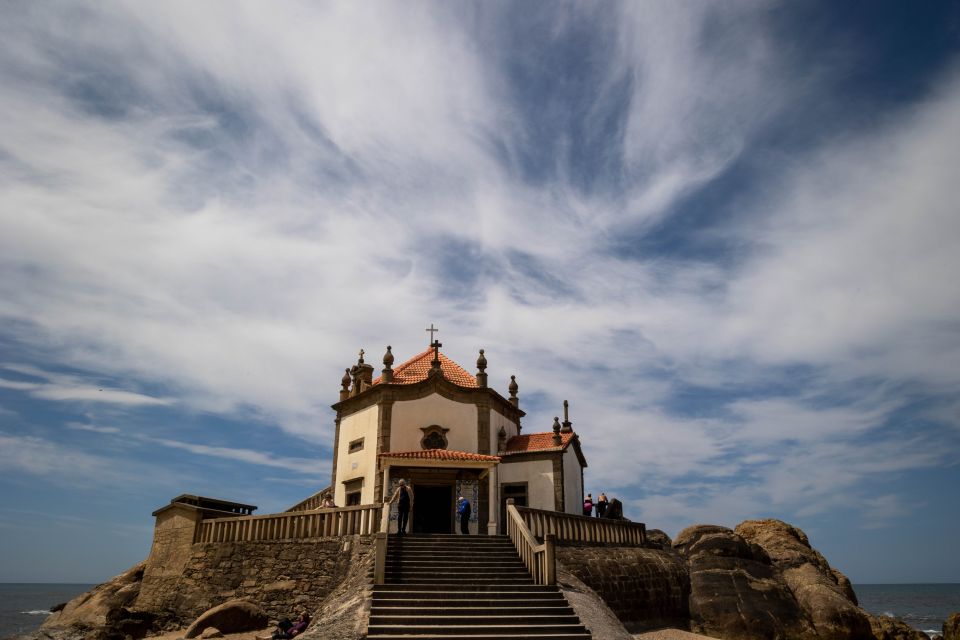 Best Views to Porto From Gaia. VW Kombi Tour With Cocktail - Chapel of Senhor Da Pedra