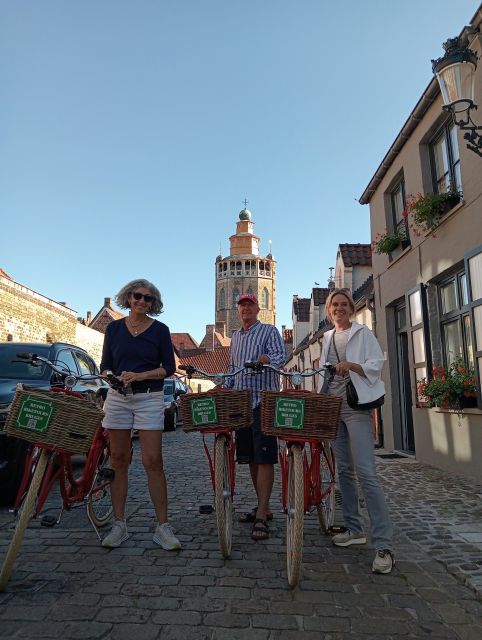 Bruges: Guided Retro Bike Tour of Highlights and Hidden Gems - Engaging With Local Stories