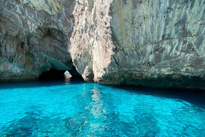 Capri Excursion in a Private Boat - Expert Guidance and Navigation