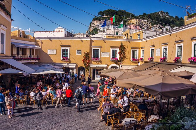 Capri Island Small Group Boat Tour From Naples - Group Size and Duration