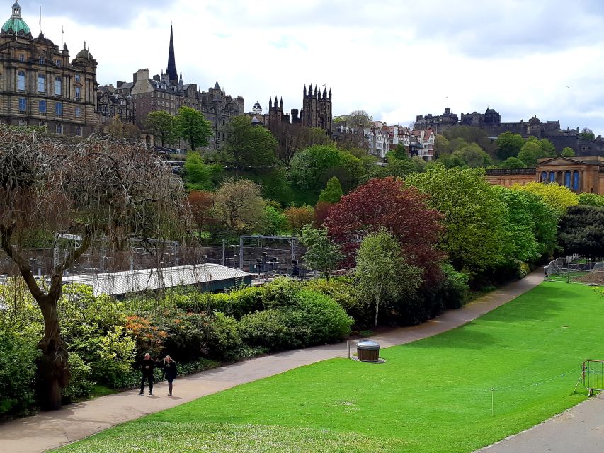 Edinburgh: City Highlights Private Guided Walking Tour - Booking and Inclusions