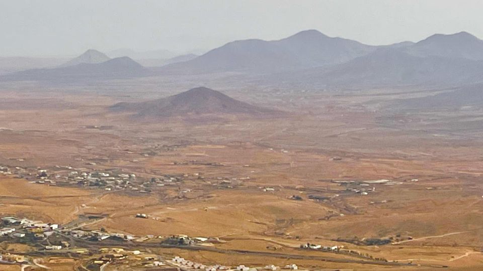 Fuerteventura: Island Highlights Guided Sightseeing Tour - Playa De Sotavento De Jandía