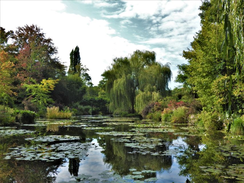 Giverny: Monet's House and Gardens Skip-the-Line Tour - Booking and Cancellation Details