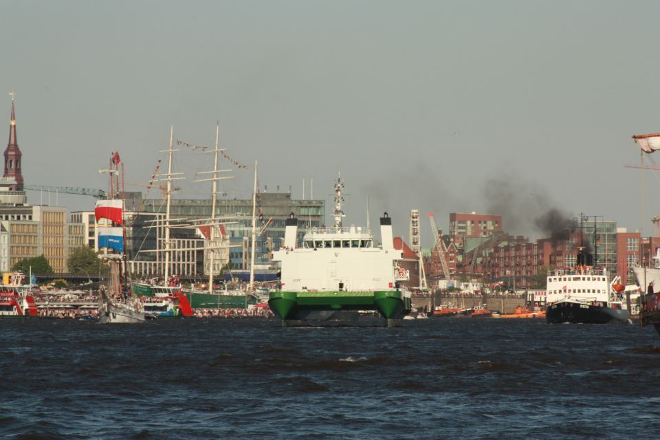 Hamburg: Line F Hop-On Hop-Off Bus and Boat Tour - Tour Disruptions