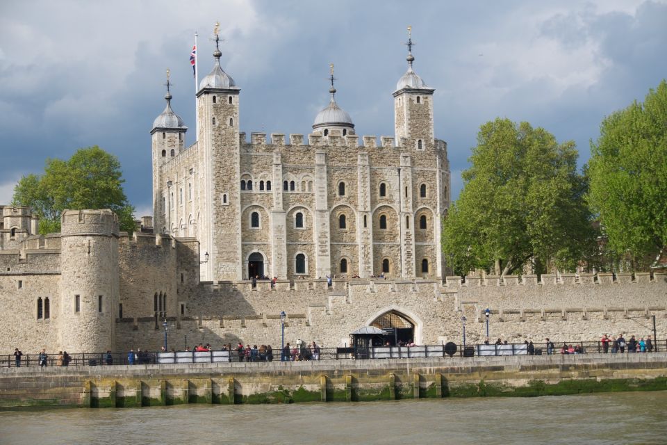 London: Private Tour of the Tower of London - Mobility and Luggage Restrictions