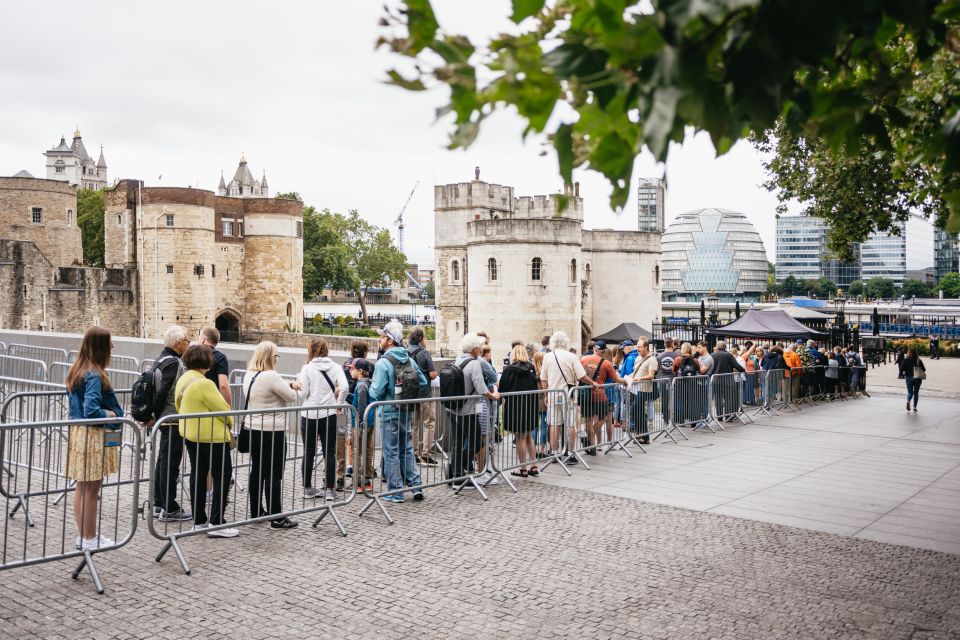 London: Tower of London Tour & Thames River Cruise - Important Considerations