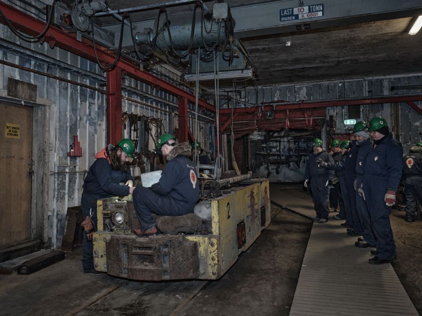 Longyearbyen: Historic Coal Mine Tour at Gruve 3 - Safety Equipment Provided